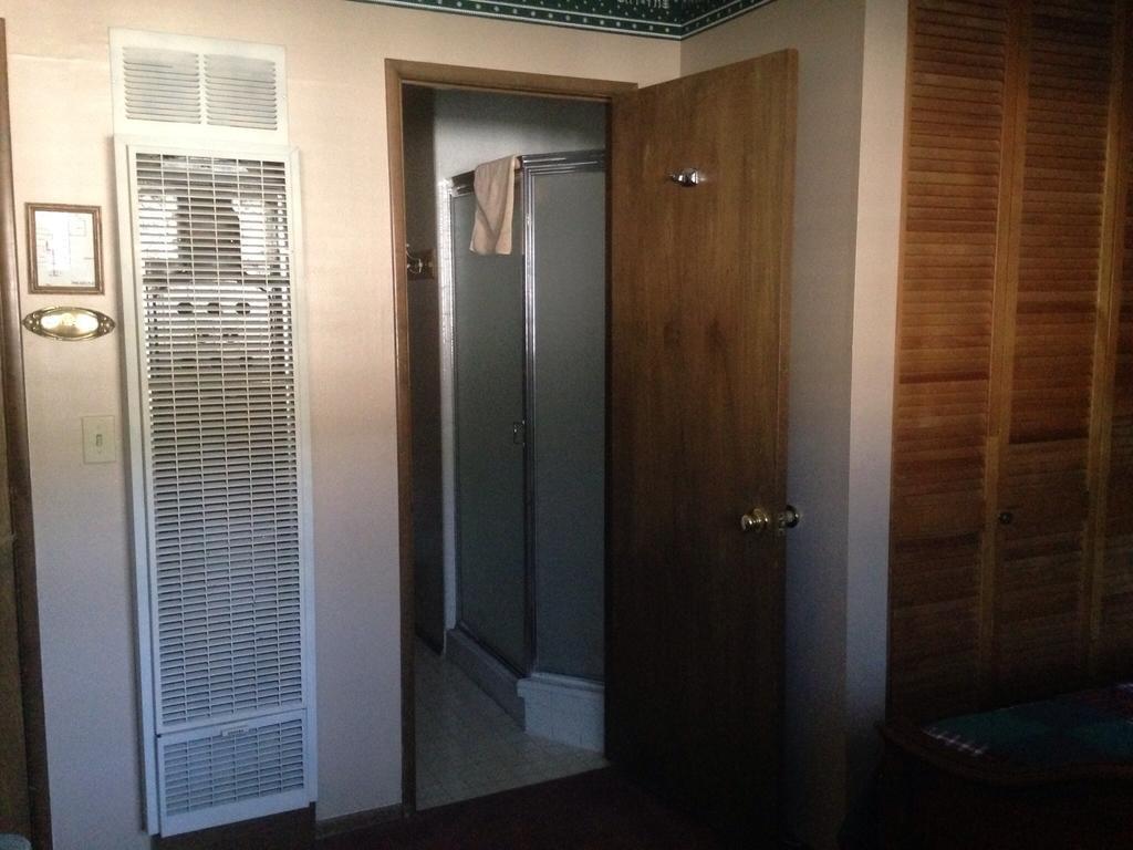Switzerland Haus Bed And Breakfast Inn Big Bear Lake Room photo